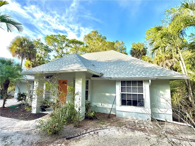 $510,000 | 28062 Oak Lane, Bonita Springs, FL 34135