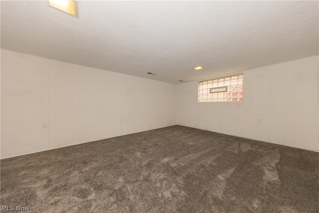 14592 Sheldon Road Brook Park, OH 44142 - Photo 27 of 34