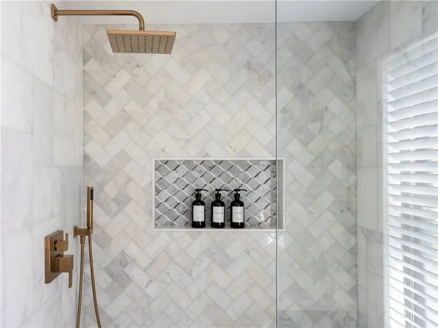 $3,850 | 7 Dearborn Street, Unit 1, Newport, RI 02840