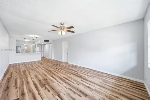 $225,000 | 860 Southeast 6th Avenue, Unit 311, Deerfield Beach, FL 33441