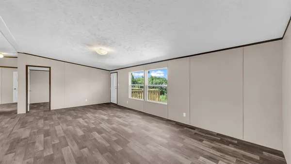 a view of empty room with window
