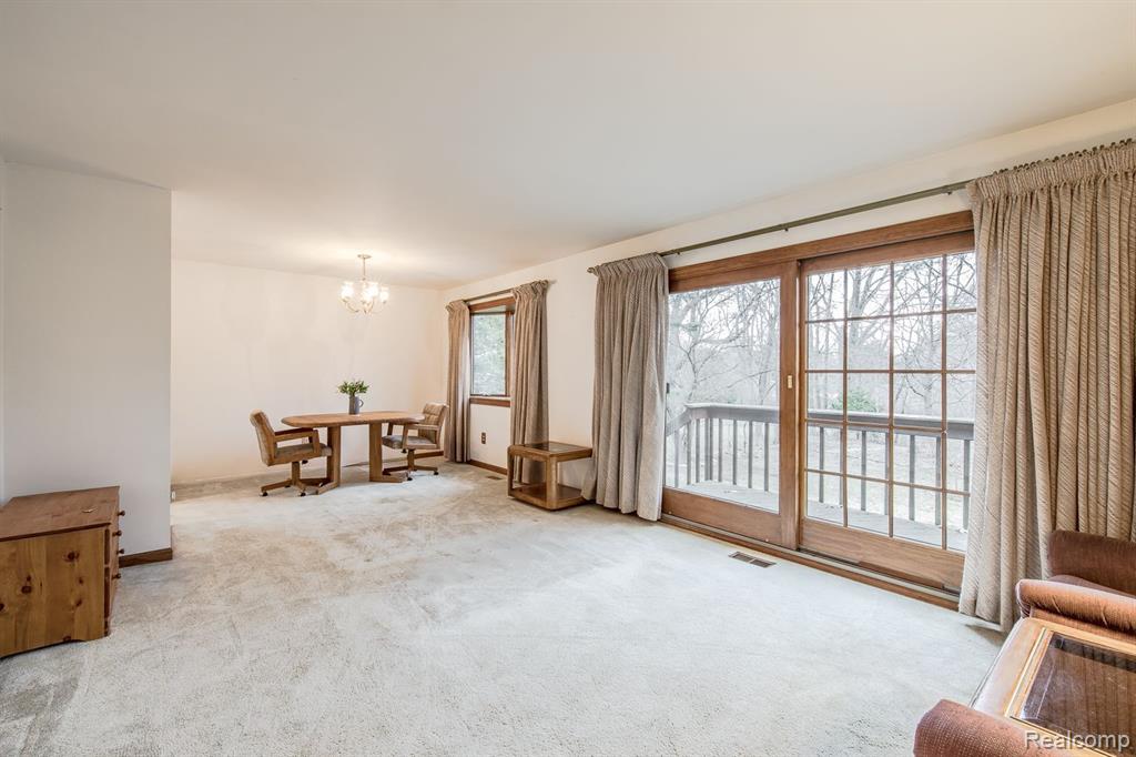 5126 Old Cove Road Clarkston, MI 48346 - Photo 8 of 46 Gallery Image 8