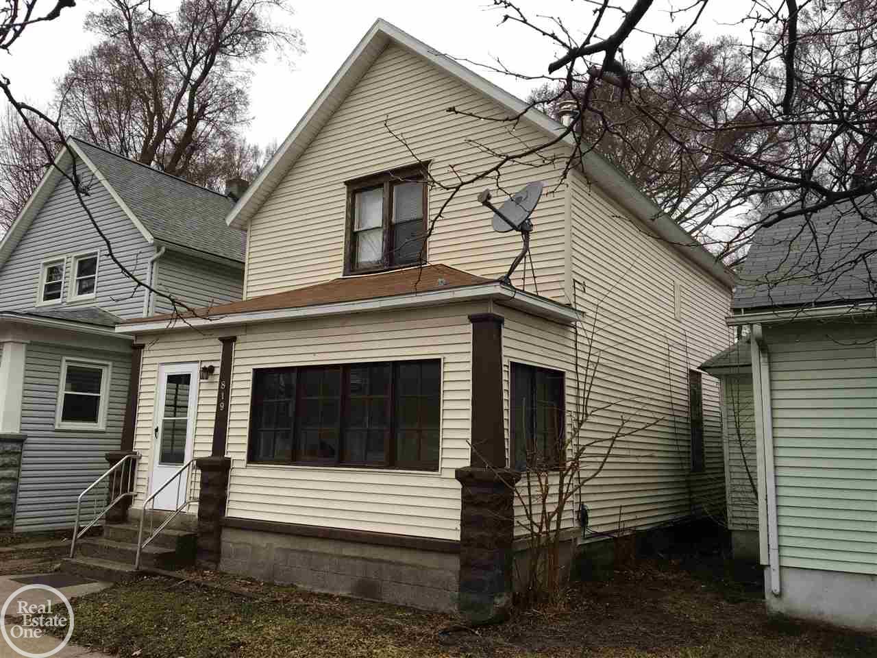 819 Minnie Street Port Huron, MI 48060 - Photo 3 of 21
