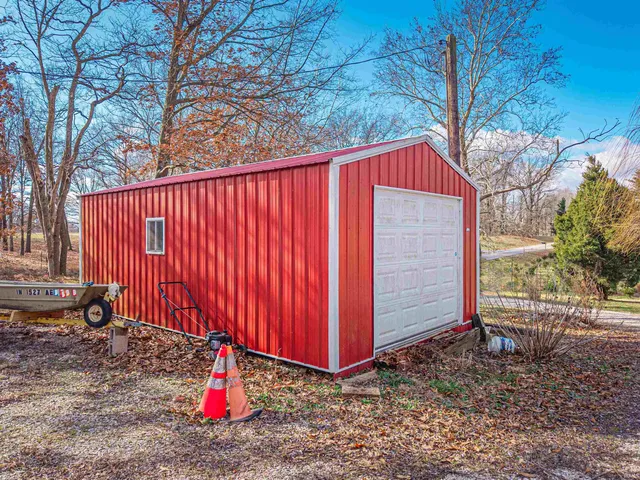 $69,000 | 201 Number 7 Road, Winslow, IN 47598