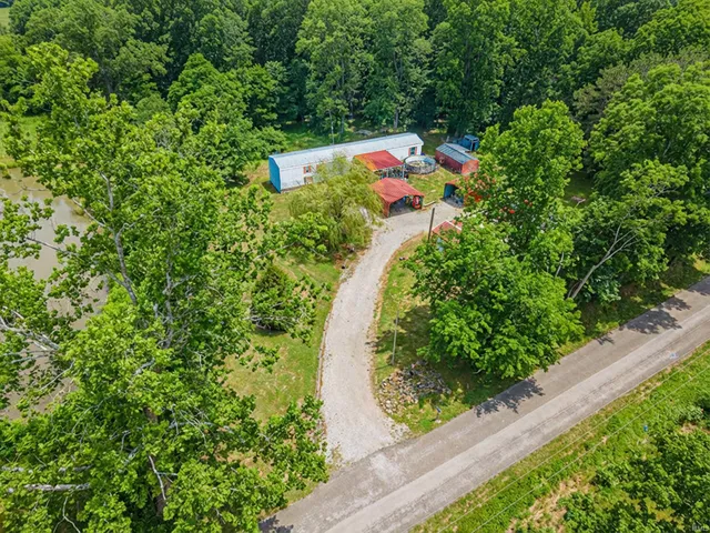 $69,000 | 201 Number 7 Road, Winslow, IN 47598