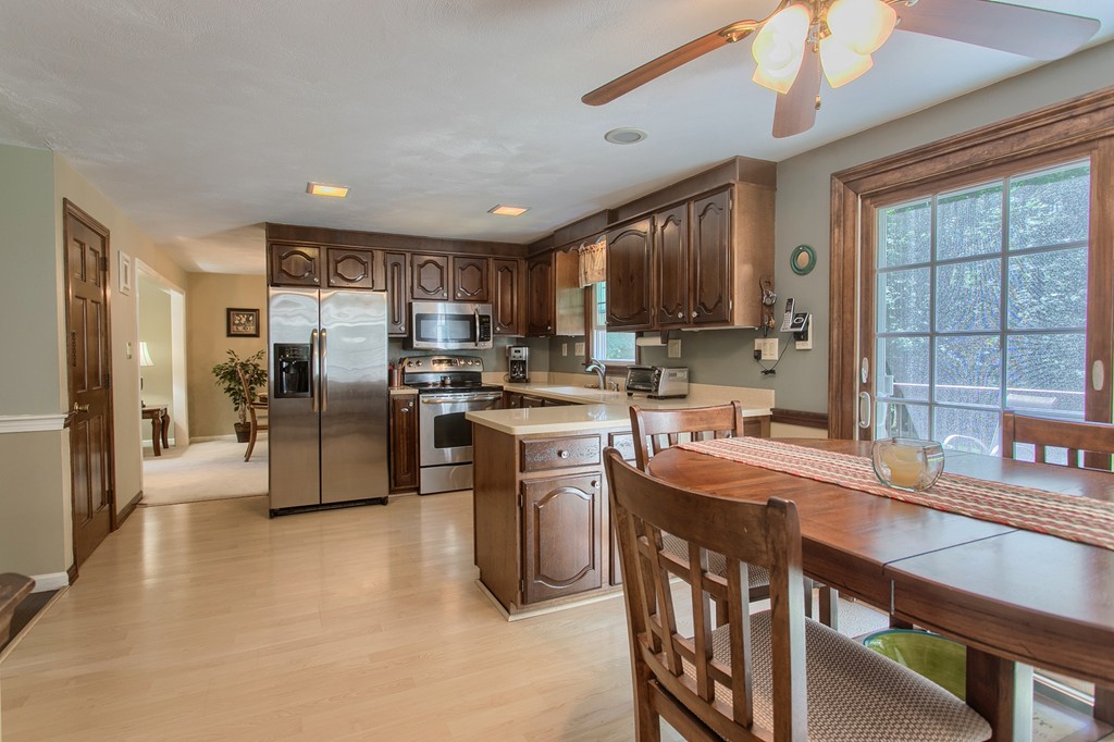 15 James Road Sterling, MA 01564 - Photo 4 of 30 Gallery Image 4