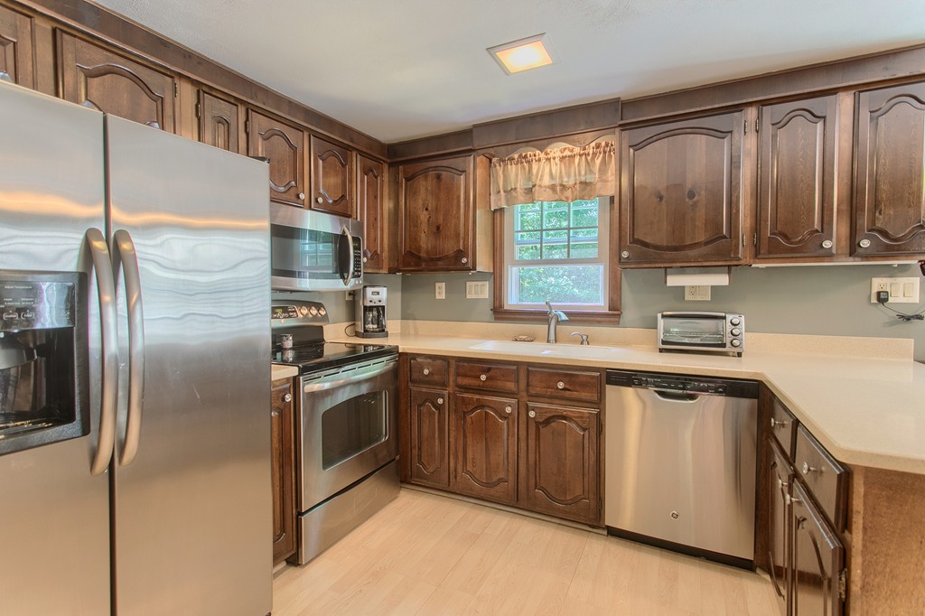 15 James Road Sterling, MA 01564 - Photo 5 of 30 Gallery Image 5