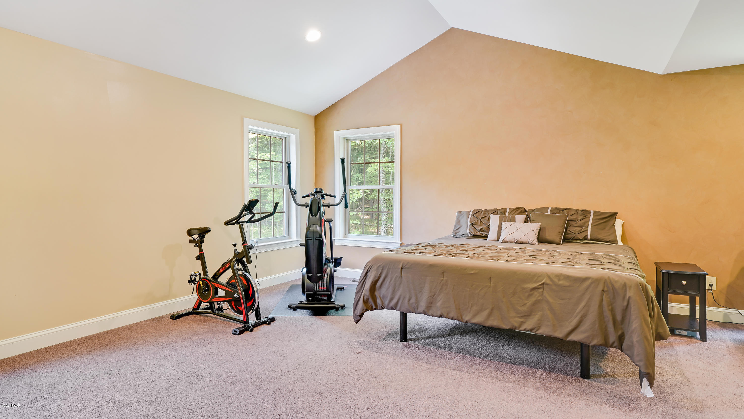 215 Kiesel Road Milford, PA 18337 - Photo 20 of 31 DSC08916fuse