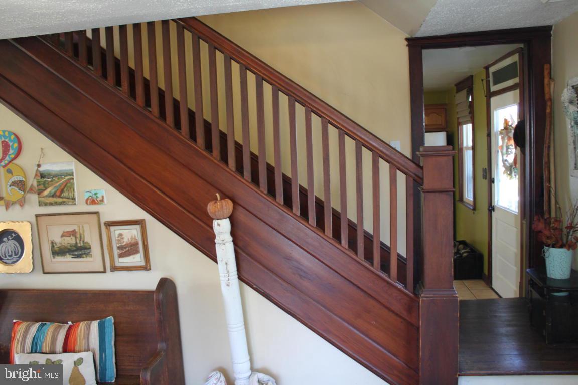 1444 Oregon Road Leola, PA 17540 - Photo 9 of 28