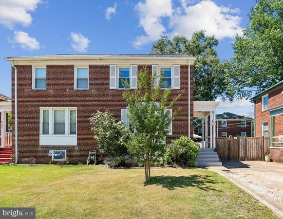 $3,450 | 2105 27th Street South, Arlington, VA 22206