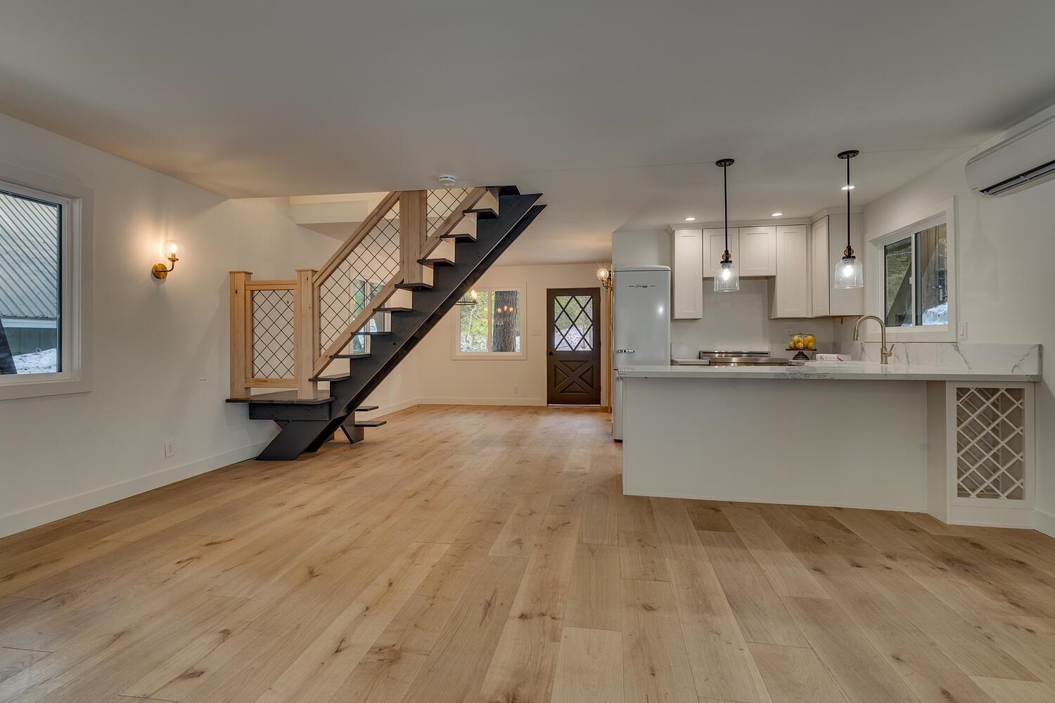 10467 Washoe Road Truckee, CA 96161 - Photo 4 of 18 Gallery Image 4