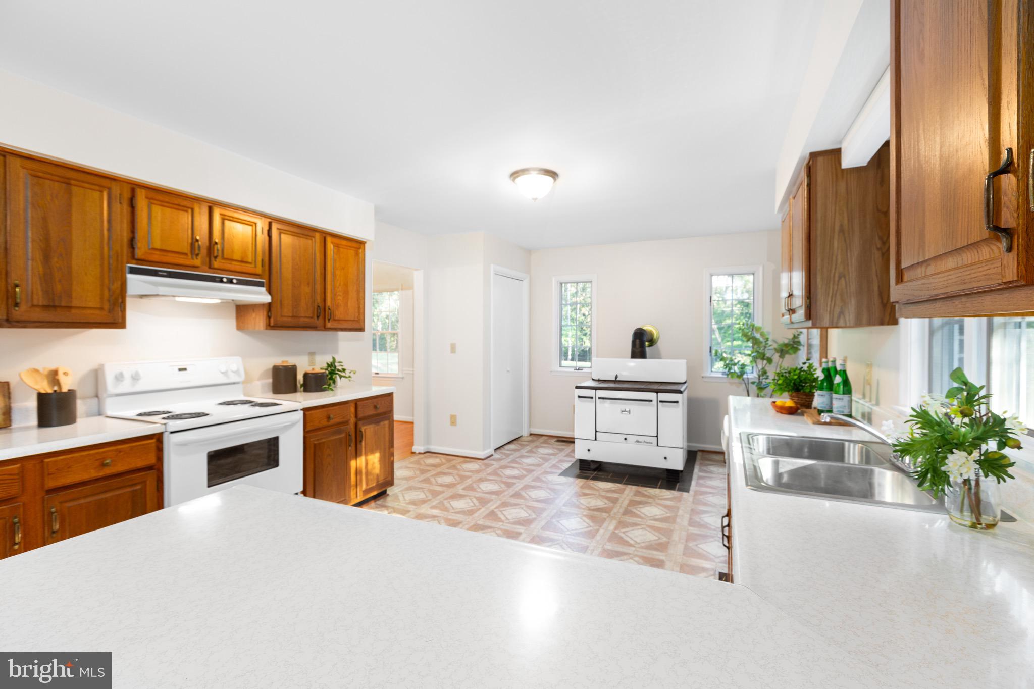 14182 Tower Road Unionville, VA 22567 - Photo 16 of 55 Eat-In Kitchen