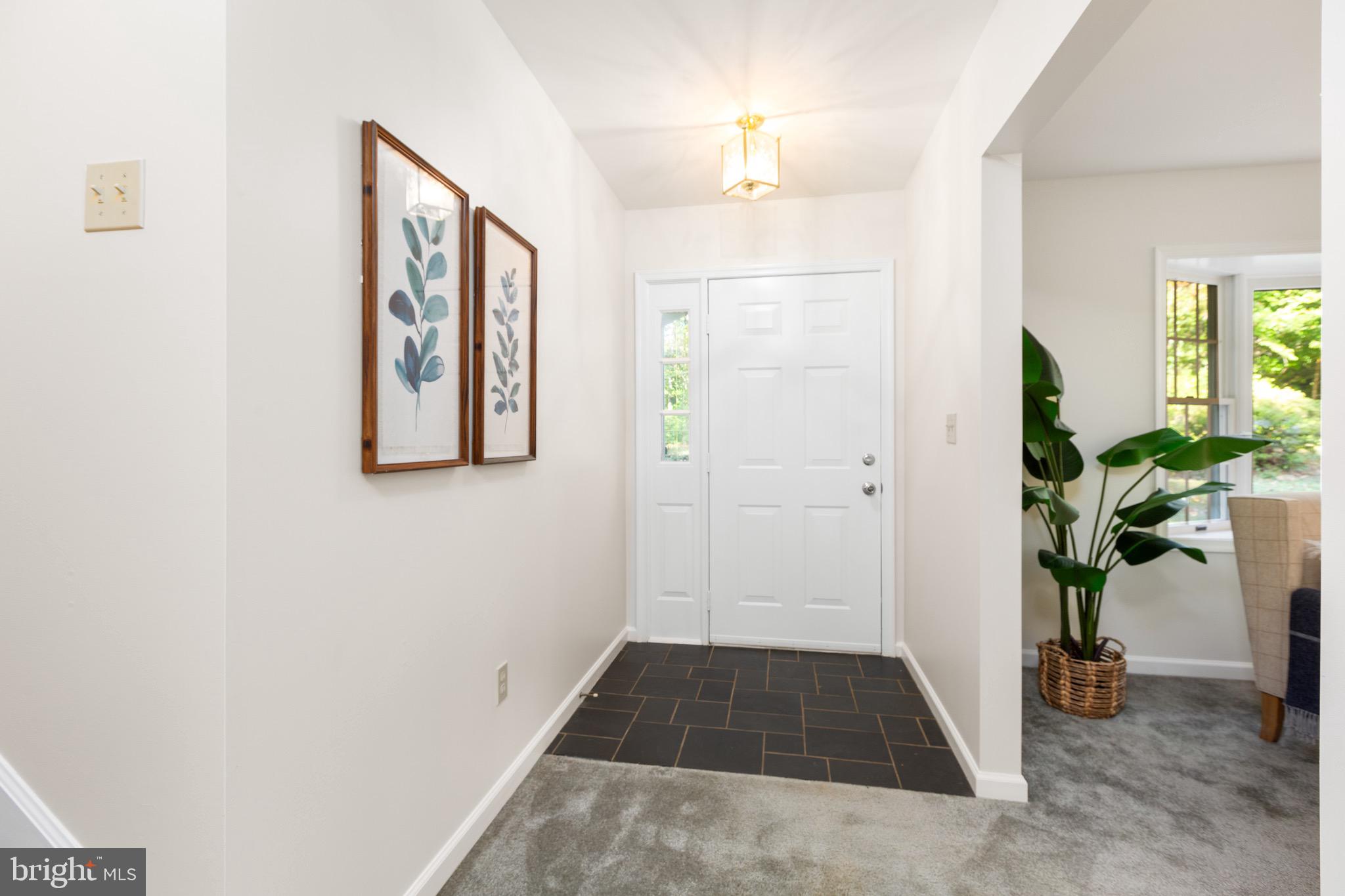 14182 Tower Road Unionville, VA 22567 - Photo 23 of 55 Entry Foyer