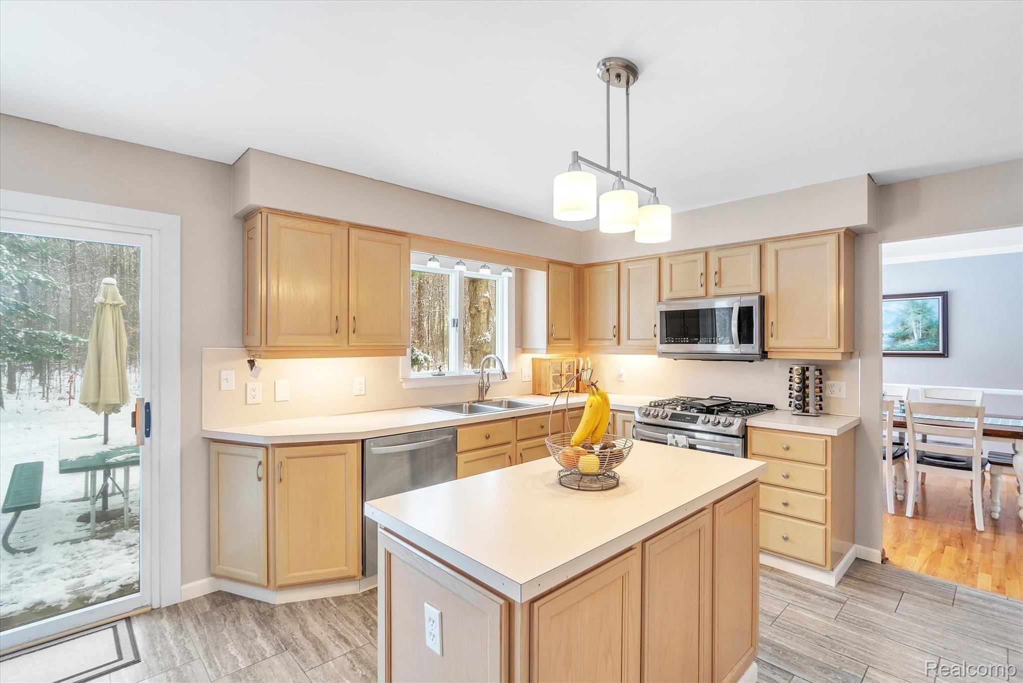 11117 Old Bridge Road Grand Blanc, MI 48439 - Photo 13 of 46 13-11117-Old-Bridge-Rd-WindowStill-Real-Estate-Photography-13.jpg