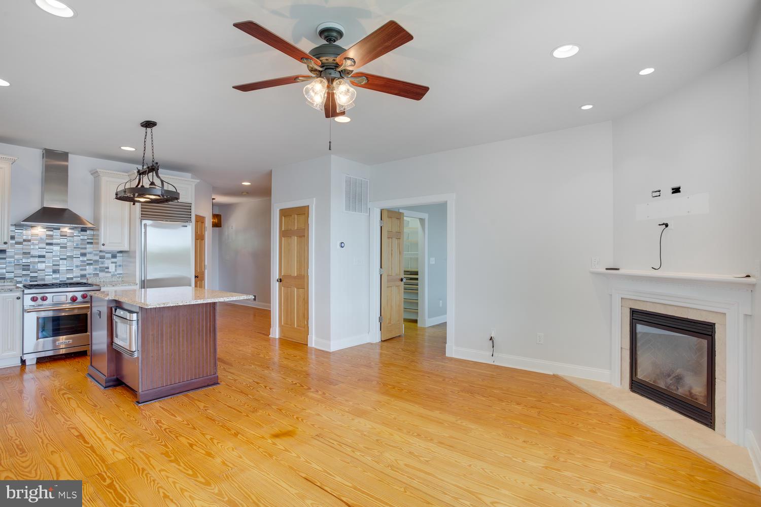 223 Long Point Road Crownsville, MD 21032 - Photo 6 of 41 Living Area