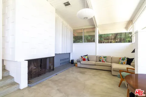 $3,698,000 | 810 Bramble Way, Los Angeles, CA 90049