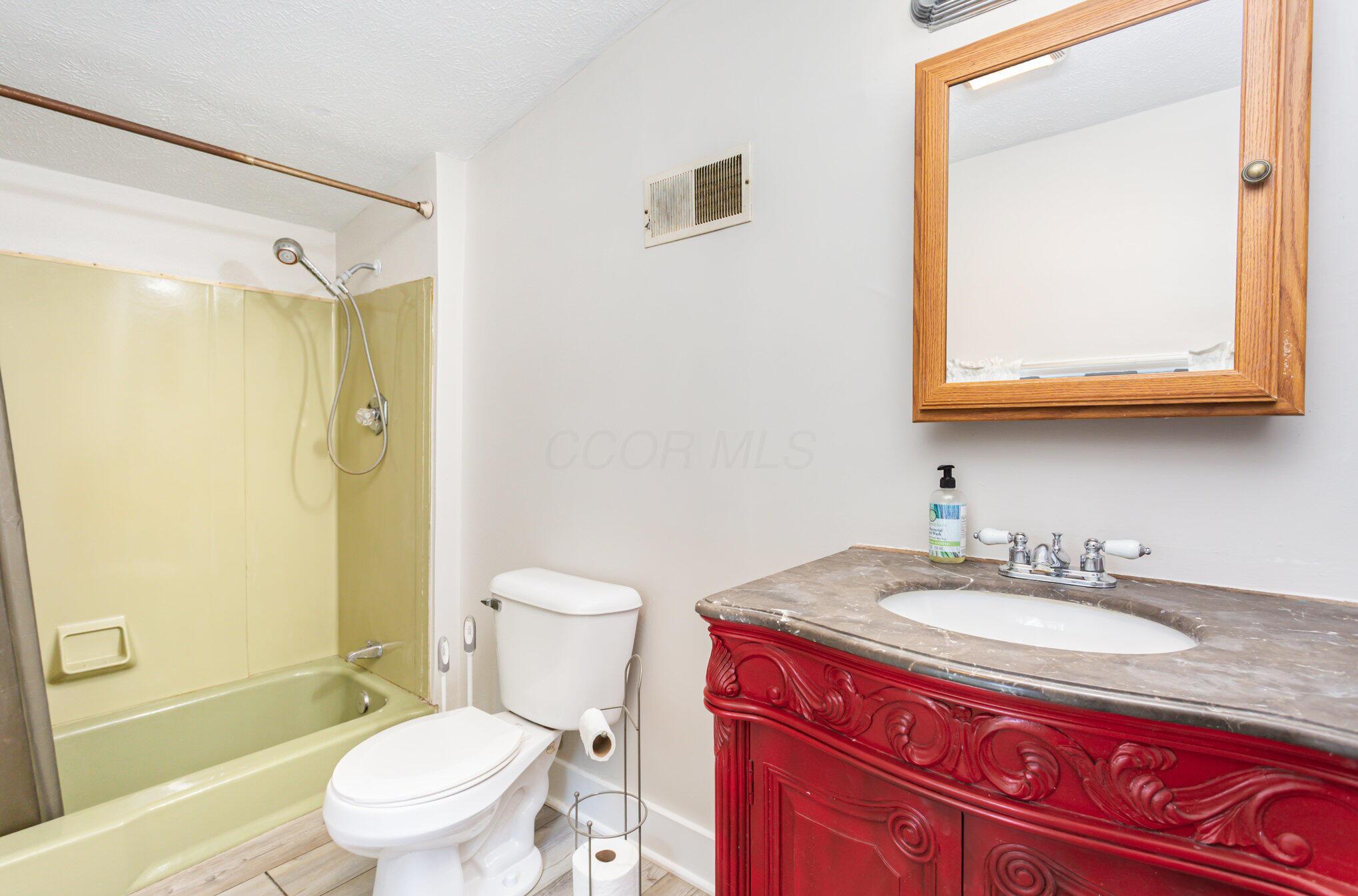 2279 Lamb Road Sabina, OH 45169 - Photo 12 of 29 013_8l9a6422-edit_450