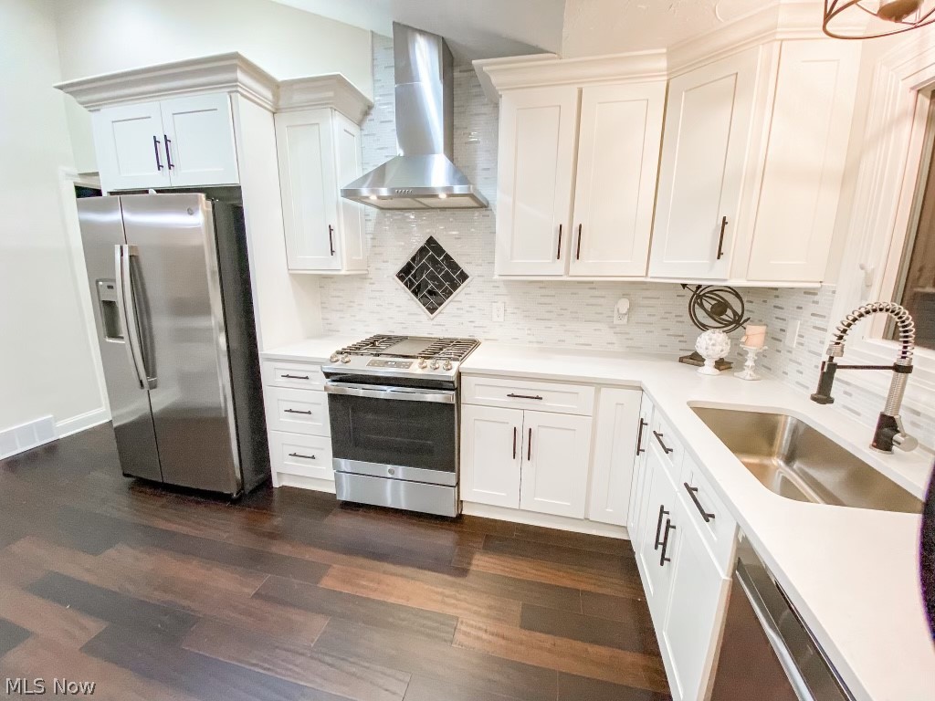 7529 Hoertz Road Cleveland, OH 44134 - Photo 8 of 30