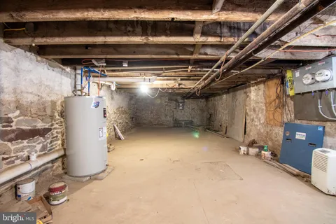 a view of a garage