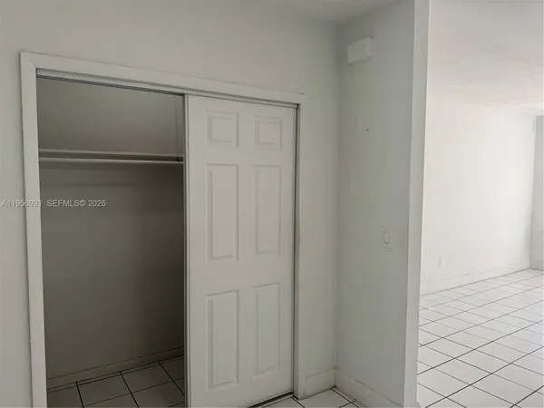 $1,400 | 7300 Harding Avenue, Unit 28, Miami Beach, FL 33141