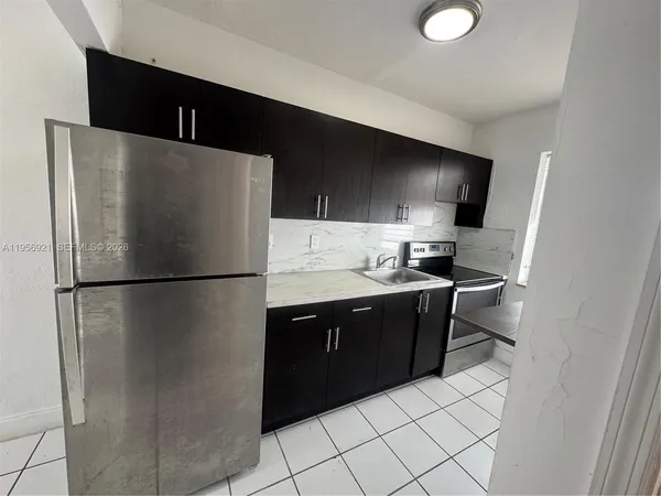 $1,400 | 7300 Harding Avenue, Unit 28, Miami Beach, FL 33141