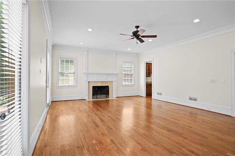 3880 Stratford Walk Circle Atlanta, GA 30342 - Photo 10 of 54 Gallery Image 10