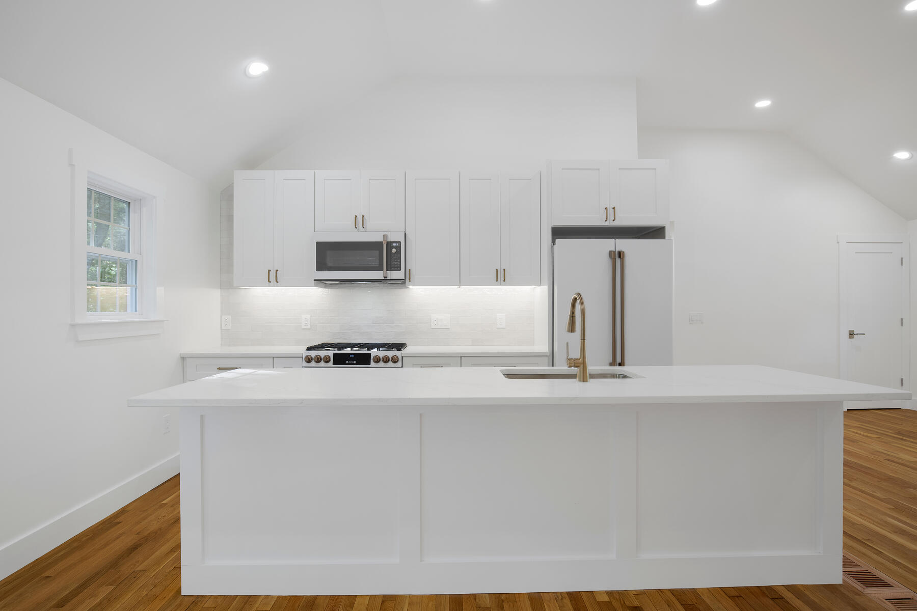 42 Sandy Valley Road Marstons Mills, MA 02648 - Photo 12 of 43 _MG_9648-r