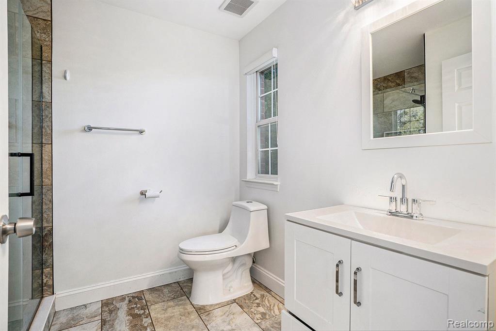 13439 Forest Ridge Boulevard Sterling Heights, MI 48313 - Photo 19 of 28
