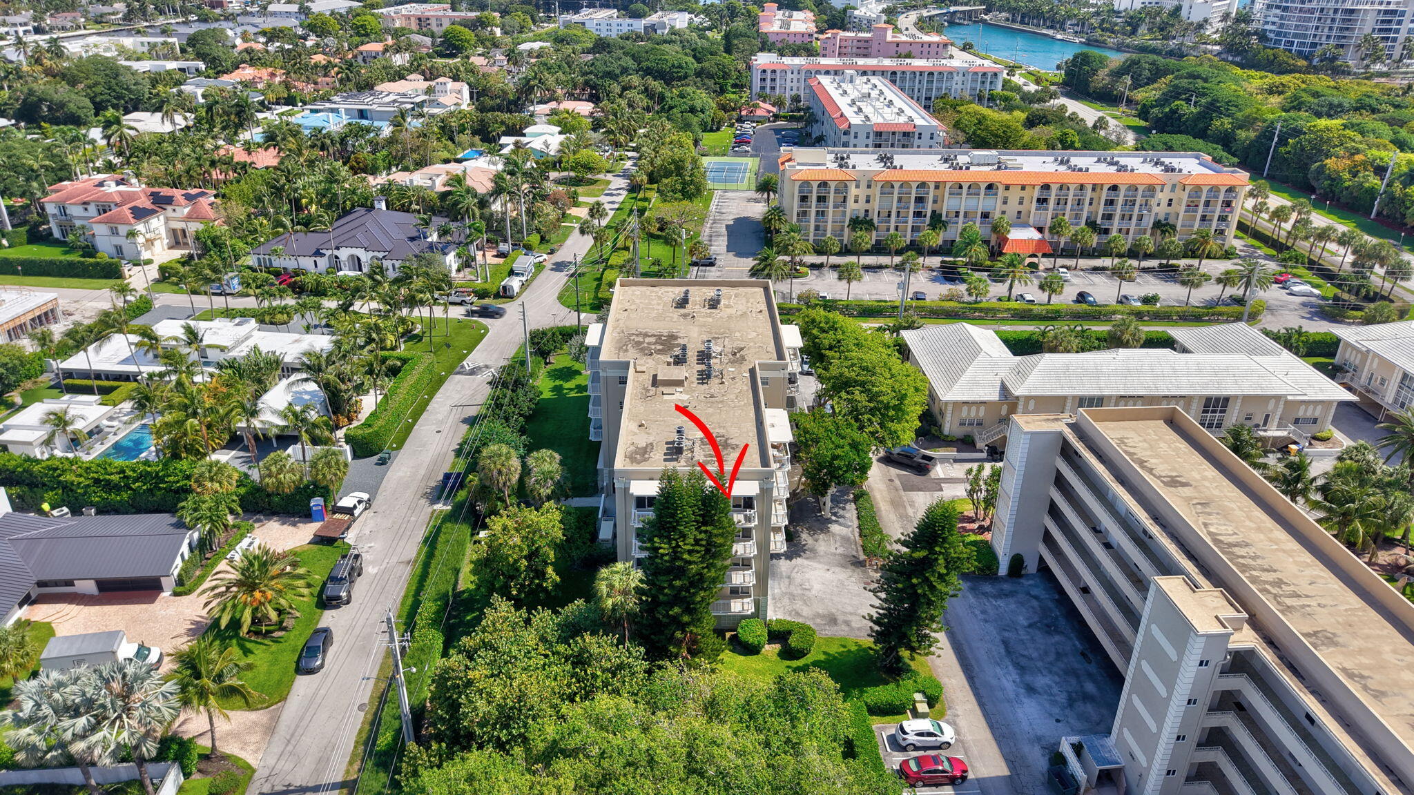 950 De Soto Road, Unit 5A Boca Raton, FL 33432 - Photo 79 of 98 an aerial view of multiple house