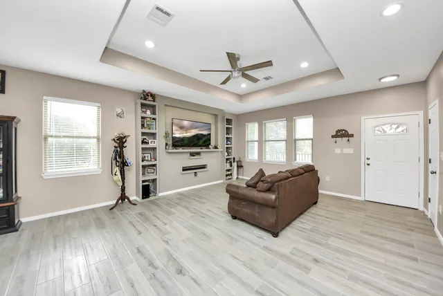 $445,000 | 6543 Crestford Lane, Pasadena, TX 77505