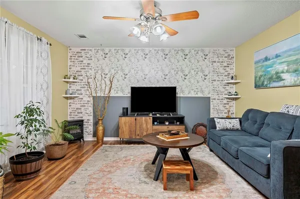 $167,500 | 2405 Northeast 68th Street, Gladstone, MO 64118