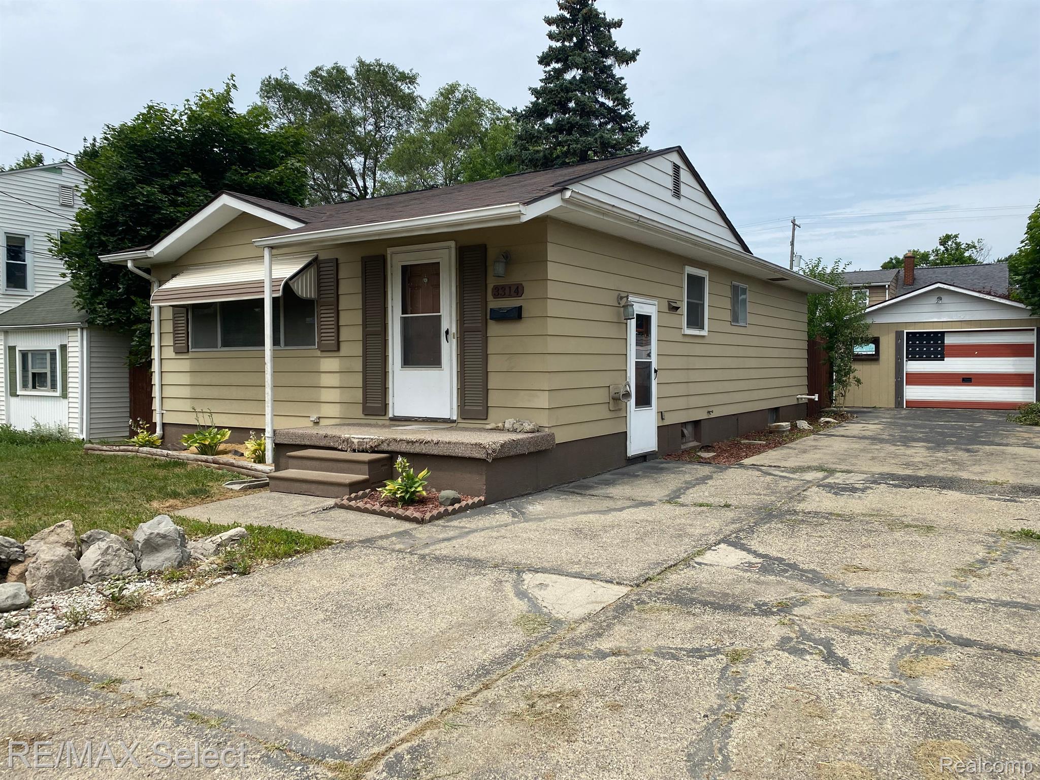 3314 Miller Road Flint, MI 48503 - Photo 3 of 16 Gallery Image 3