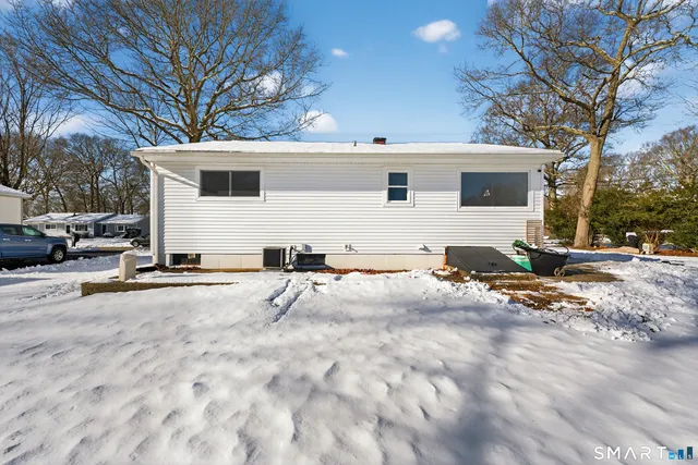 $335,000 | 25 Oslo Street, Groton, CT 06355