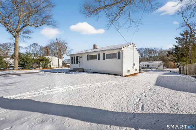 $335,000 | 25 Oslo Street, Groton, CT 06355
