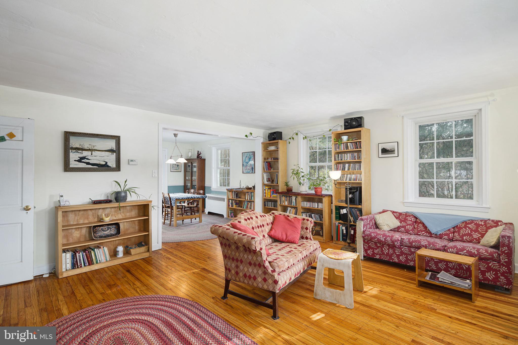 7019 Cresheim Road Philadelphia, PA 19119 - Photo 2 of 30 Living room
