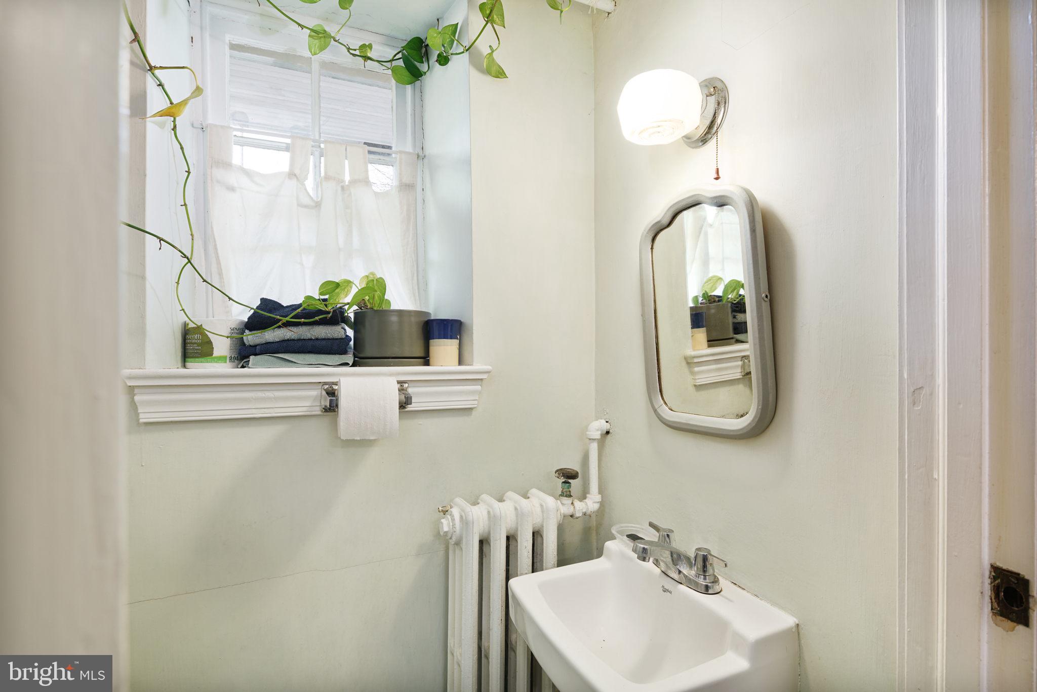 7019 Cresheim Road Philadelphia, PA 19119 - Photo 22 of 30 Basement half bathroom