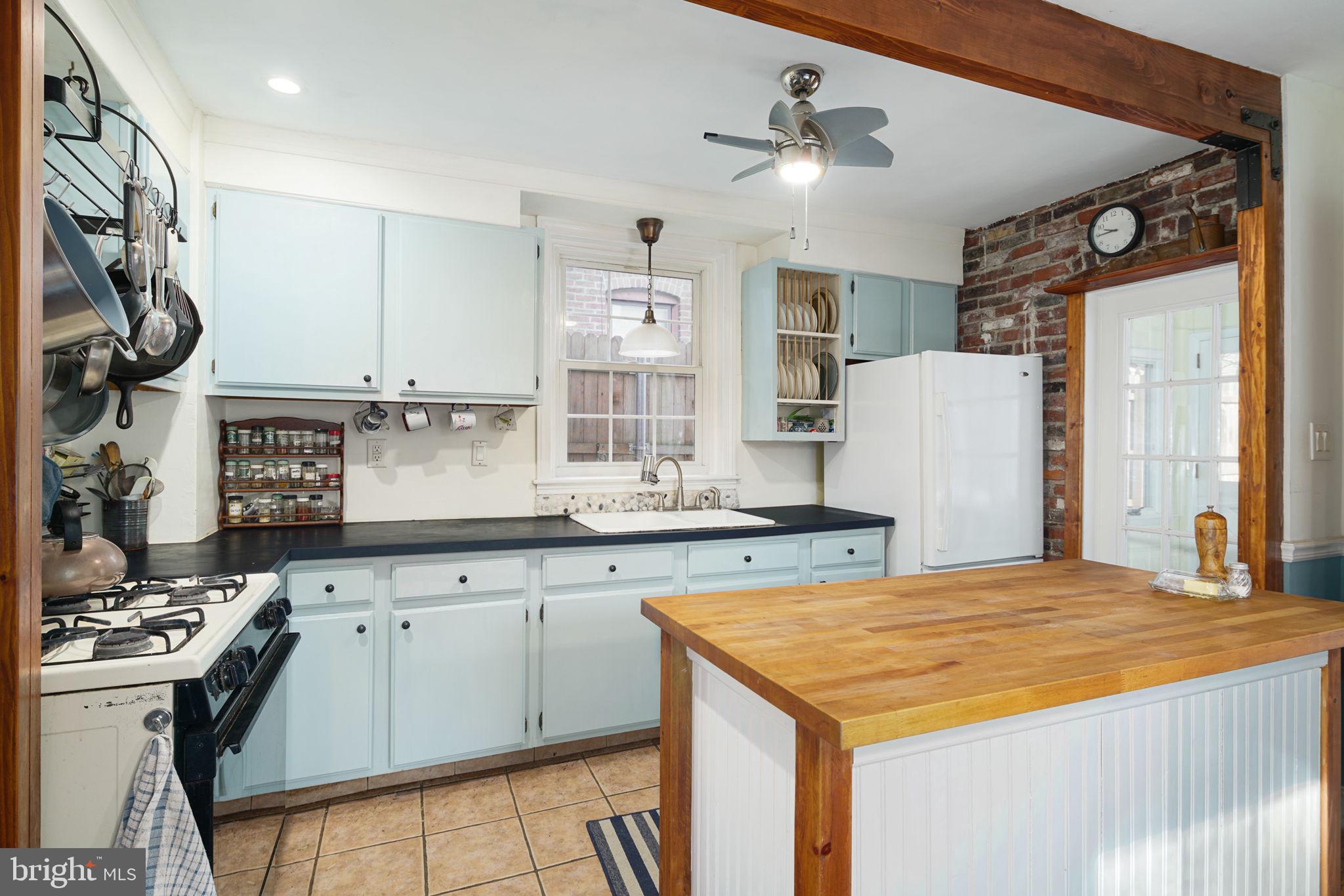 7019 Cresheim Road Philadelphia, PA 19119 - Photo 6 of 30 Kitchen