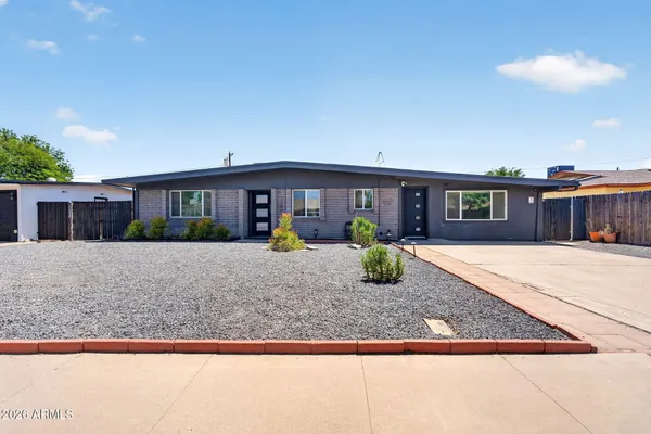 $2,700 | 12007 North 36th Street, Phoenix, AZ 85028