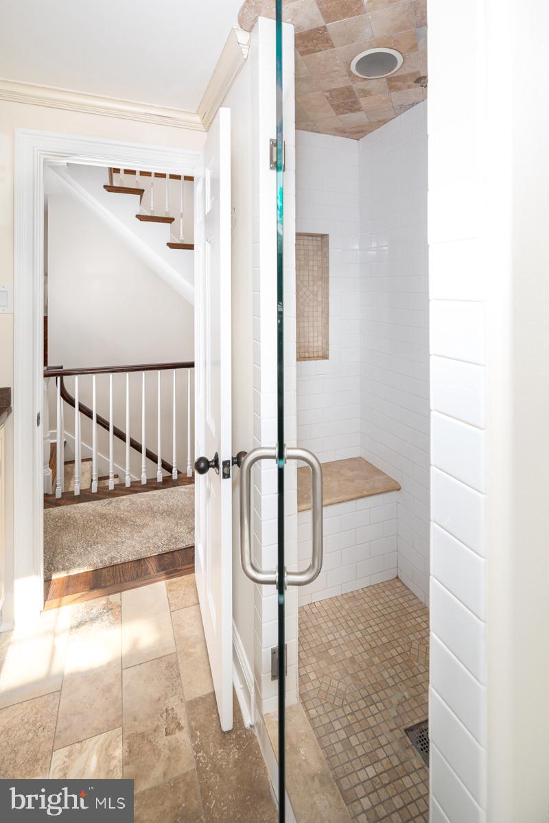 15 Rabbit Run Road Malvern, PA 19355 - Photo 40 of 55 Full Hallway Bathroom