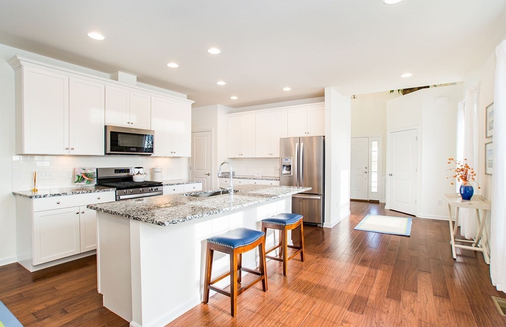 34 Shannon Way, Unit 117 Upton, MA 01568 - Photo 2 of 16