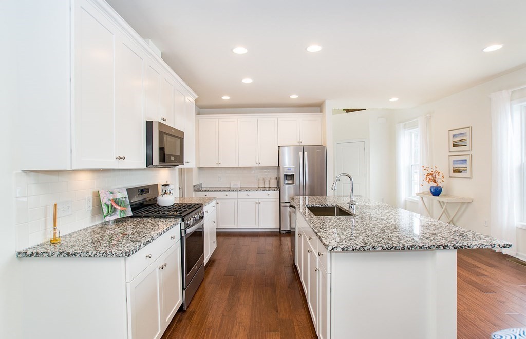 34 Shannon Way, Unit 117 Upton, MA 01568 - Photo 3 of 16