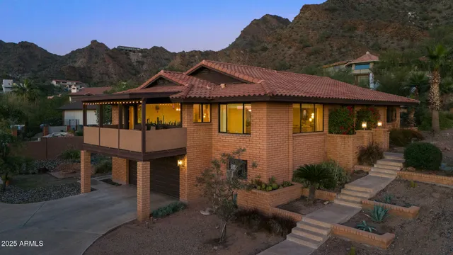 $925,000 | 9614 North 19th Street, Phoenix, AZ 85020