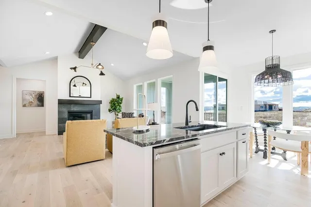 $687,852 | 4211 West 158th Terrace, Overland Park, KS 66224