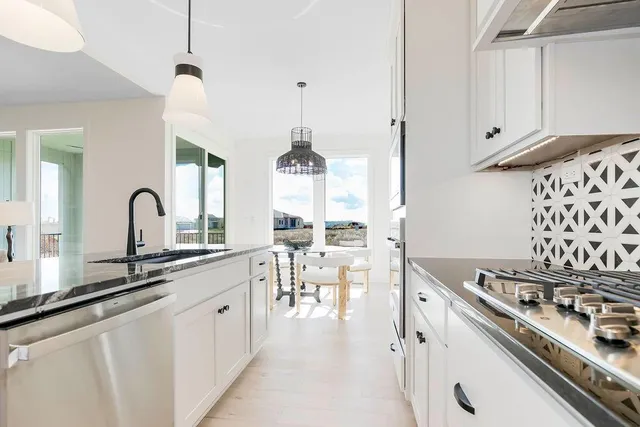 $687,852 | 4211 West 158th Terrace, Overland Park, KS 66224