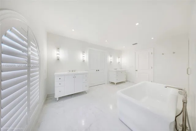 $50,000 | 55 Lagorce Circle, Miami Beach, FL 33141