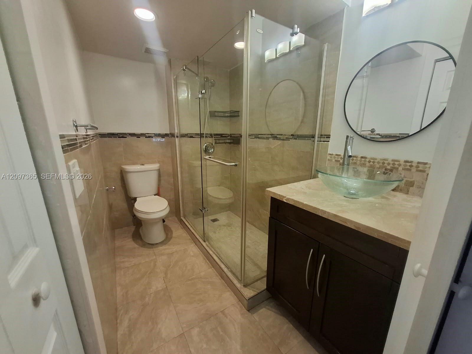 320 Racquet Club Road, Unit 104 Weston, FL 33326 - Photo 18 of 28 Gallery Image 18