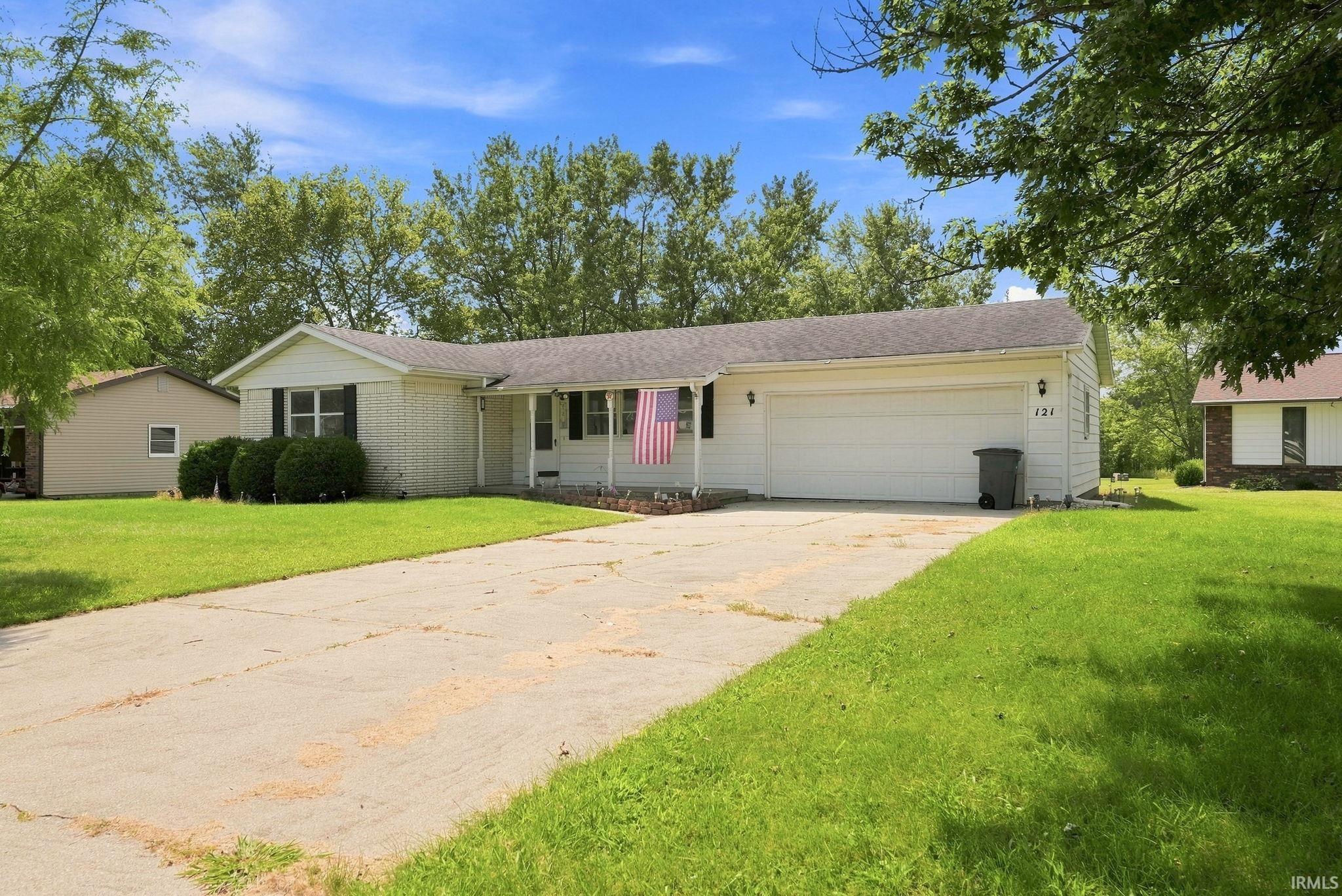 121 Riverside Court Decatur, IN 46733 - Photo 2 of 40 Gallery Image 2