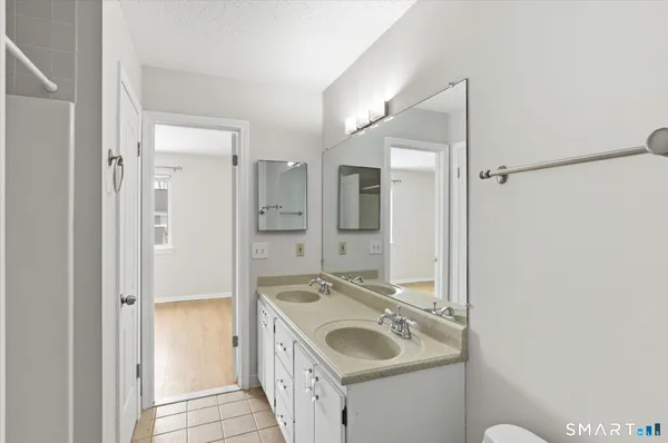 $2,200 | 83 Hilltop Drive, Unit 83, Simsbury, CT 06089