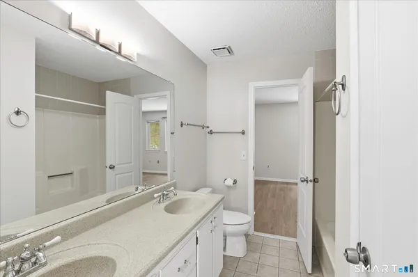 $2,200 | 83 Hilltop Drive, Unit 83, Simsbury, CT 06089