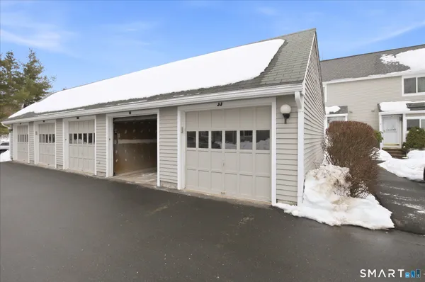 $2,200 | 83 Hilltop Drive, Unit 83, Simsbury, CT 06089